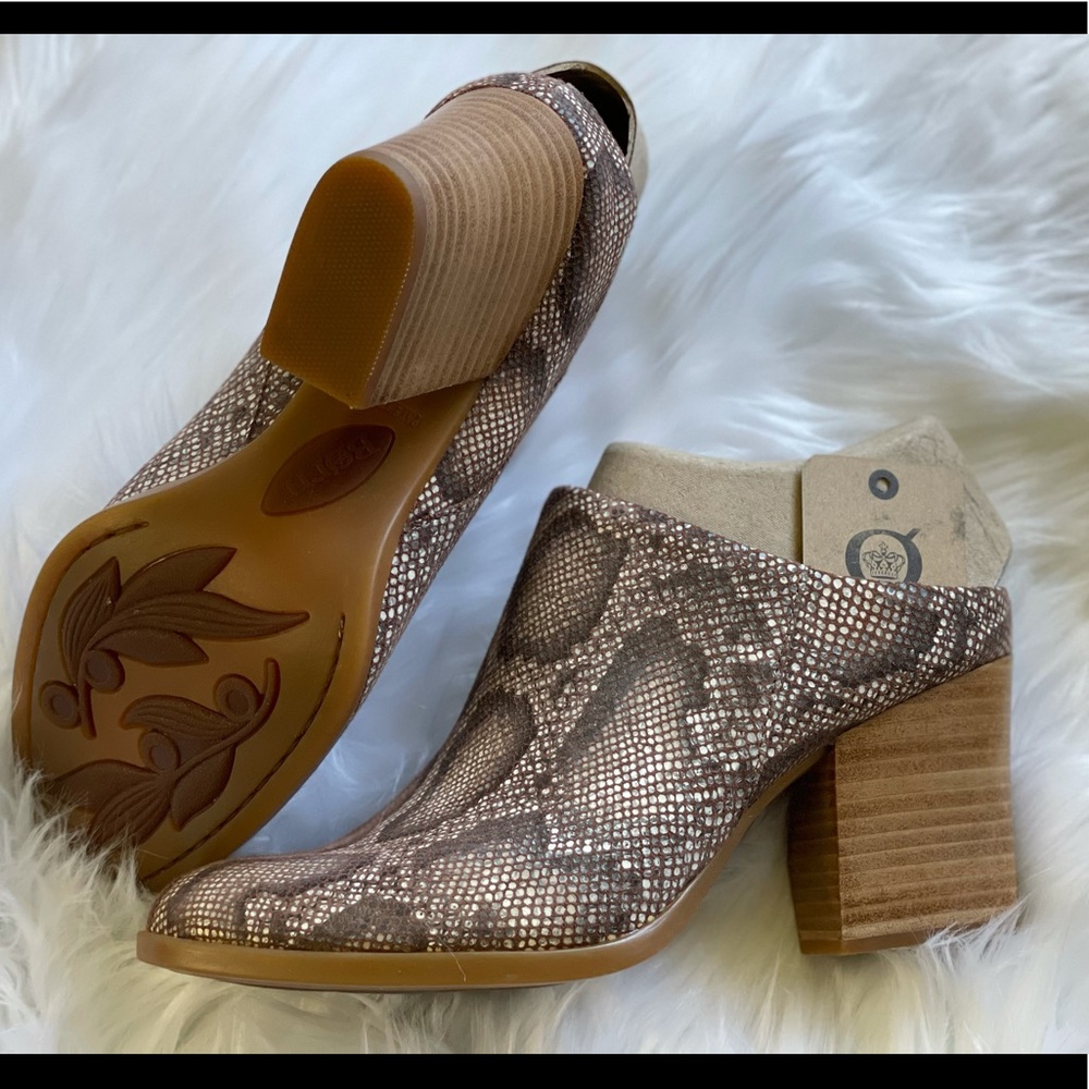 NEW BORN Eustis Snakeskin Mule